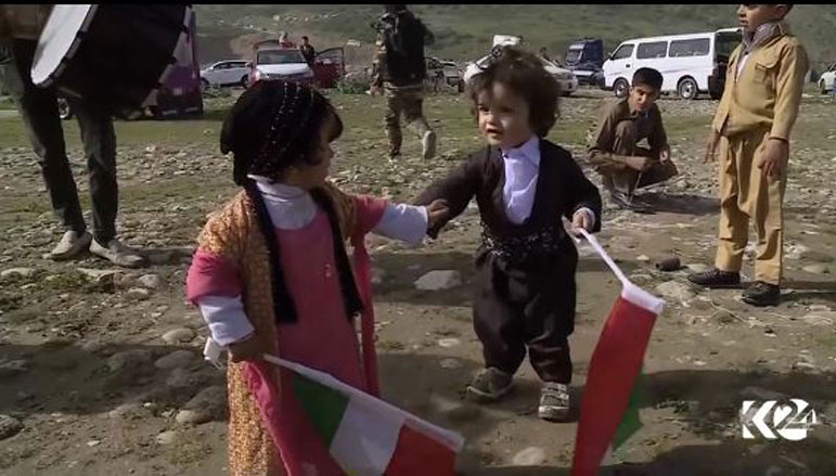 Li Başûr Xelik li seyaranane û Pêşmerge li çeûeran û Amed jî Newroza Kurd pîroz dike.